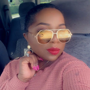 Meet your Posher, Loraine